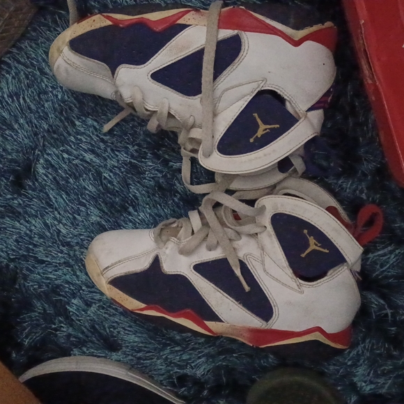 Shoes - Picture 4 of 6